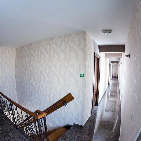 Hotel La Strada Ploieşti Exterior foto