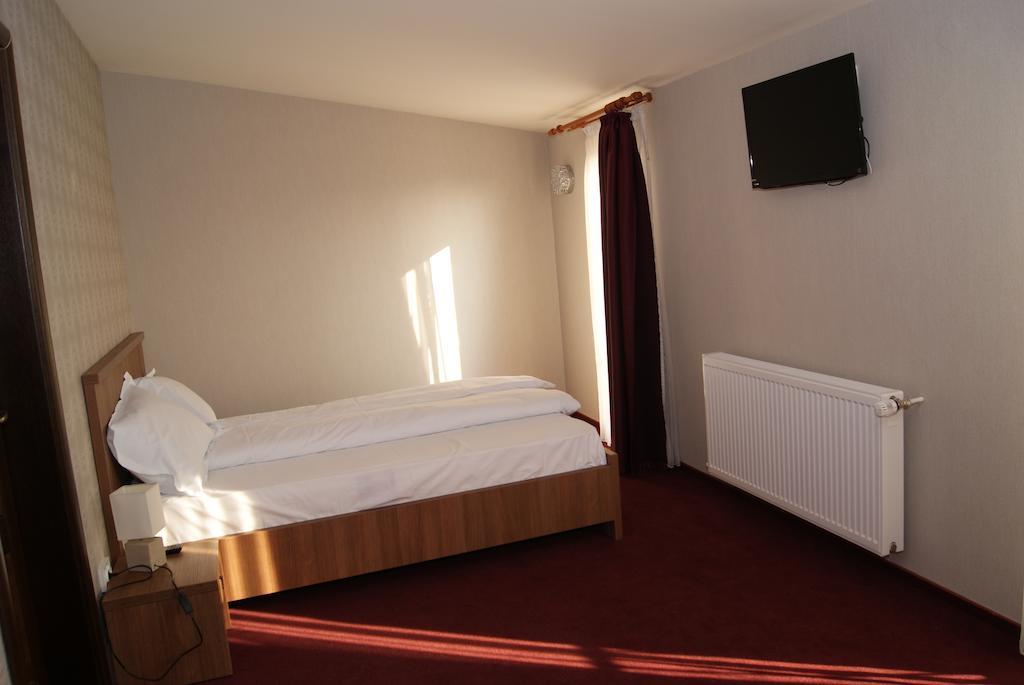 Hotel La Strada Ploieşti Zimmer foto