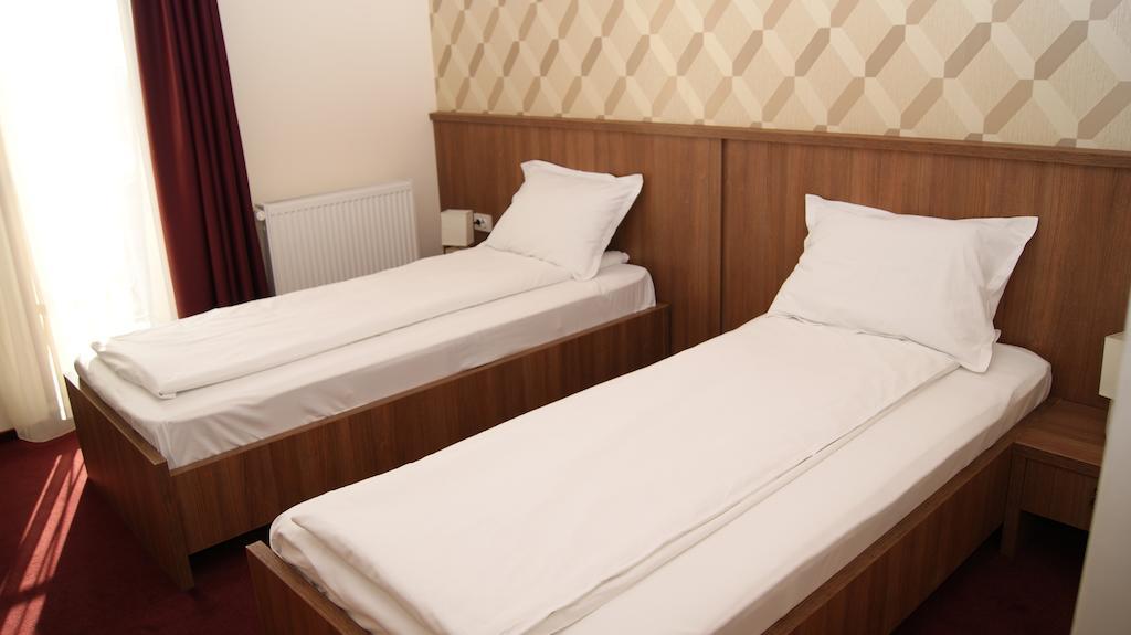 Hotel La Strada Ploieşti Zimmer foto