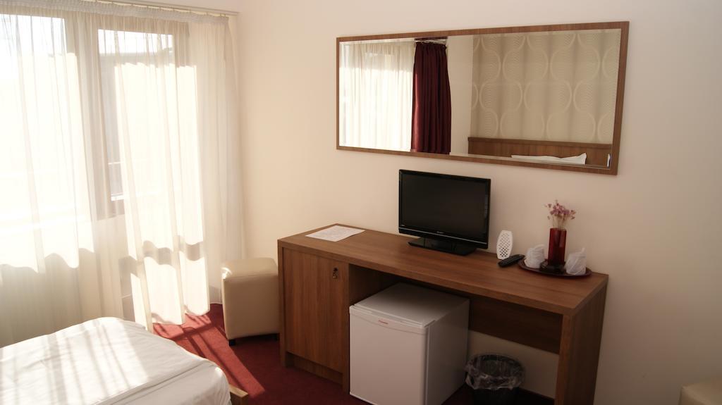 Hotel La Strada Ploieşti Zimmer foto