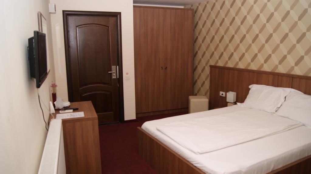 Hotel La Strada Ploieşti Zimmer foto